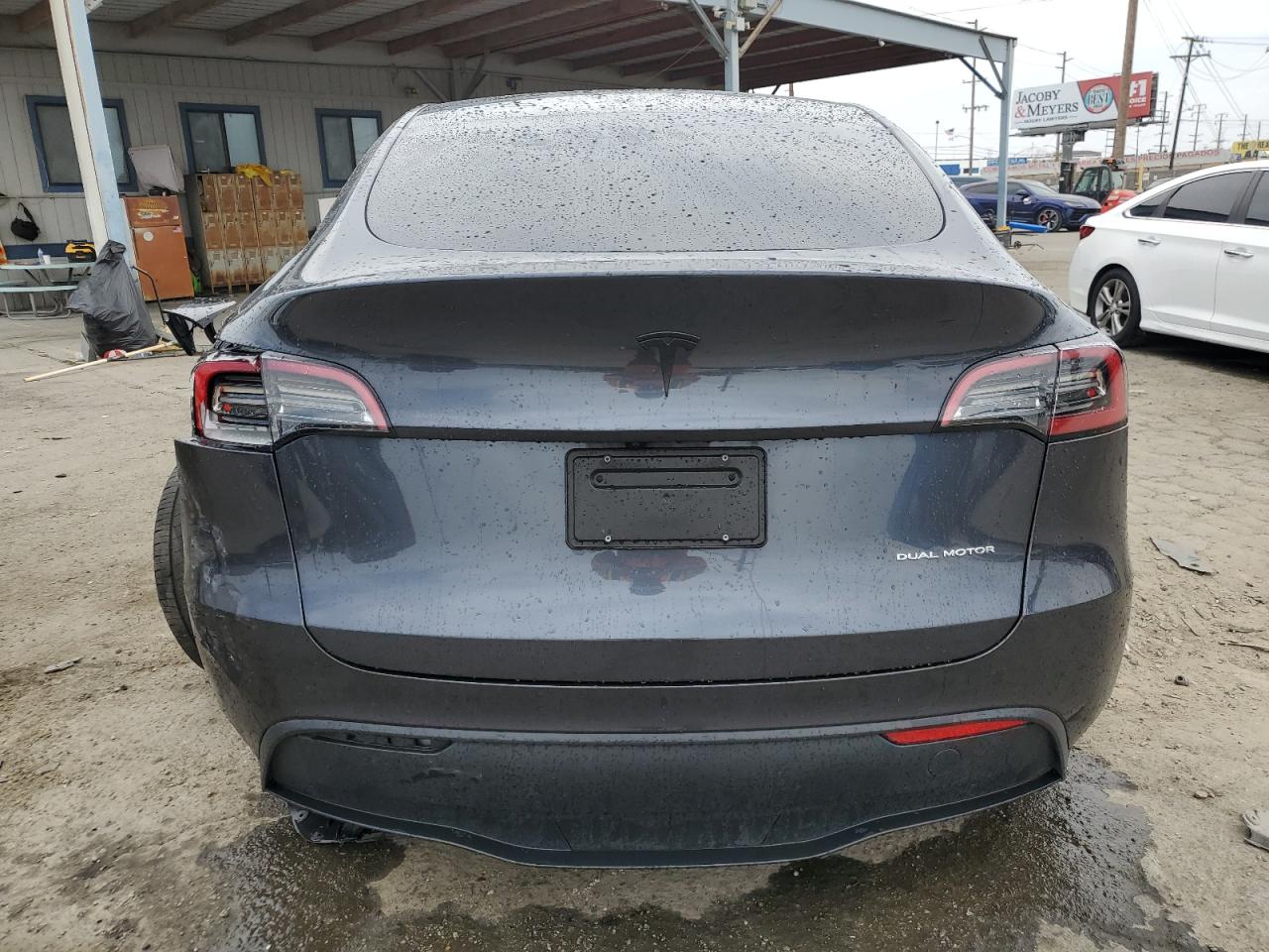 2024 Tesla Model Y VIN: 7SAYGDEE1RA232941 Lot: 58850175