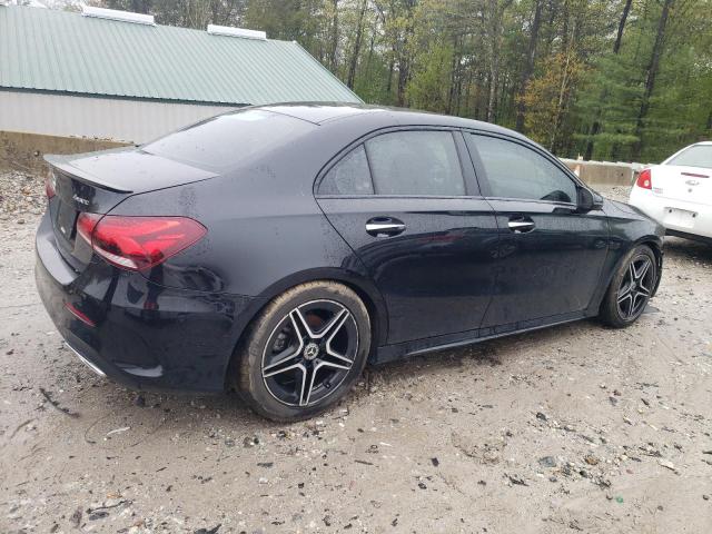  MERCEDES-BENZ A-CLASS 2019 Чорний