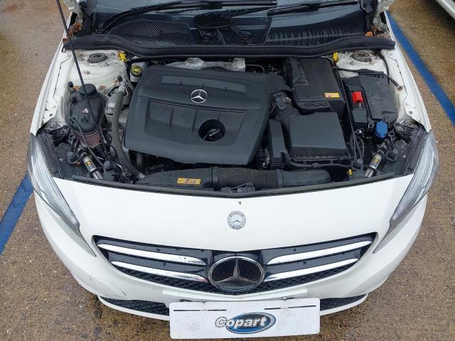 2015 MERCEDES BENZ A180 BLUEE