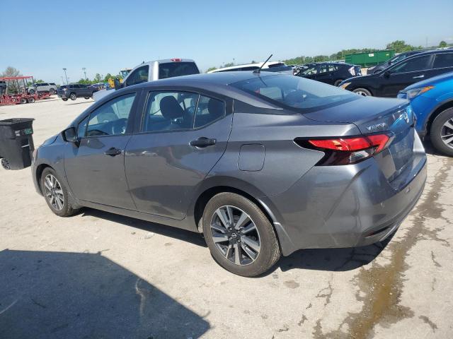  NISSAN VERSA 2024 Сріблястий
