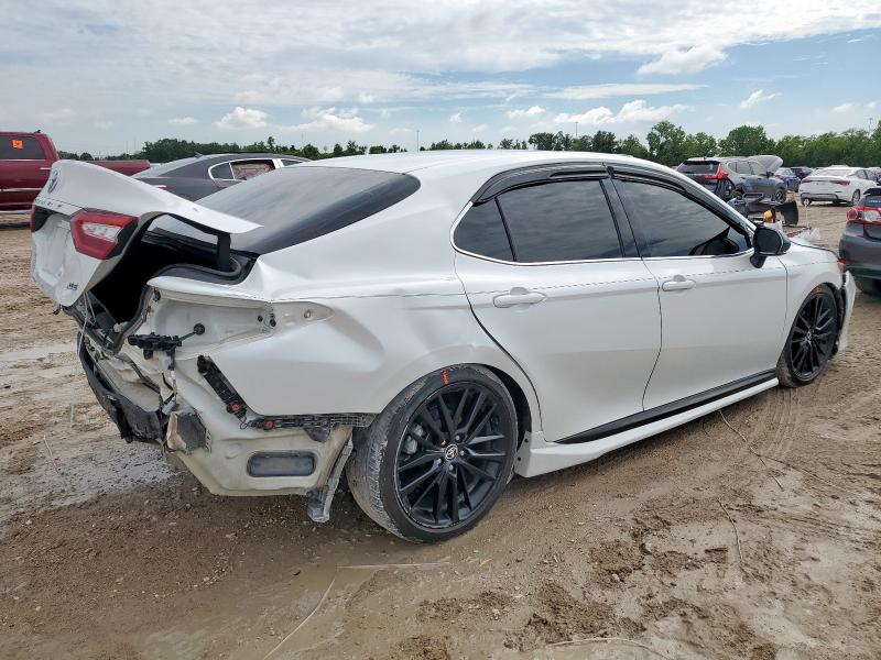  TOYOTA CAMRY 2018 Белы