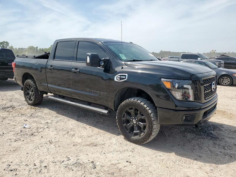  NISSAN TITAN 2018 Czarny