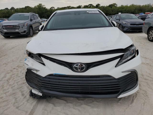  TOYOTA CAMRY 2021 Biały