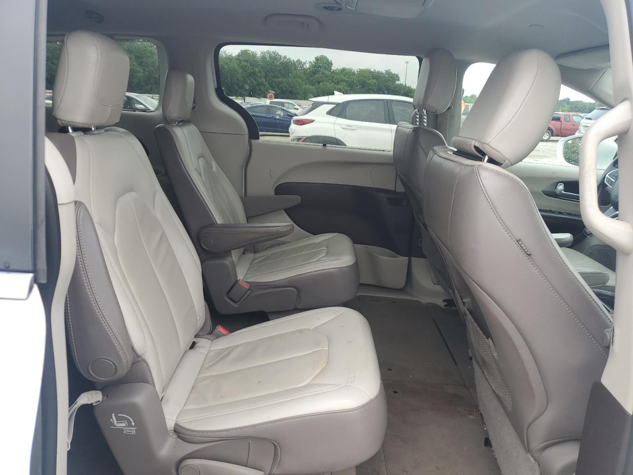 2017 Chrysler Pacifica Touring L VIN: 2C4RC1BG1HR702473 Lot: 57705575