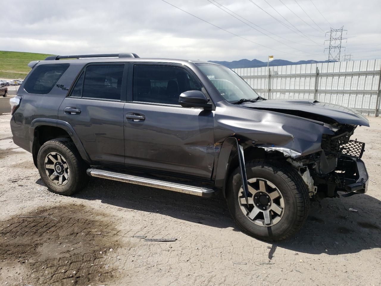 VIN: JTEBU5JRXK5618760 2019 TOYOTA 4RUNNER