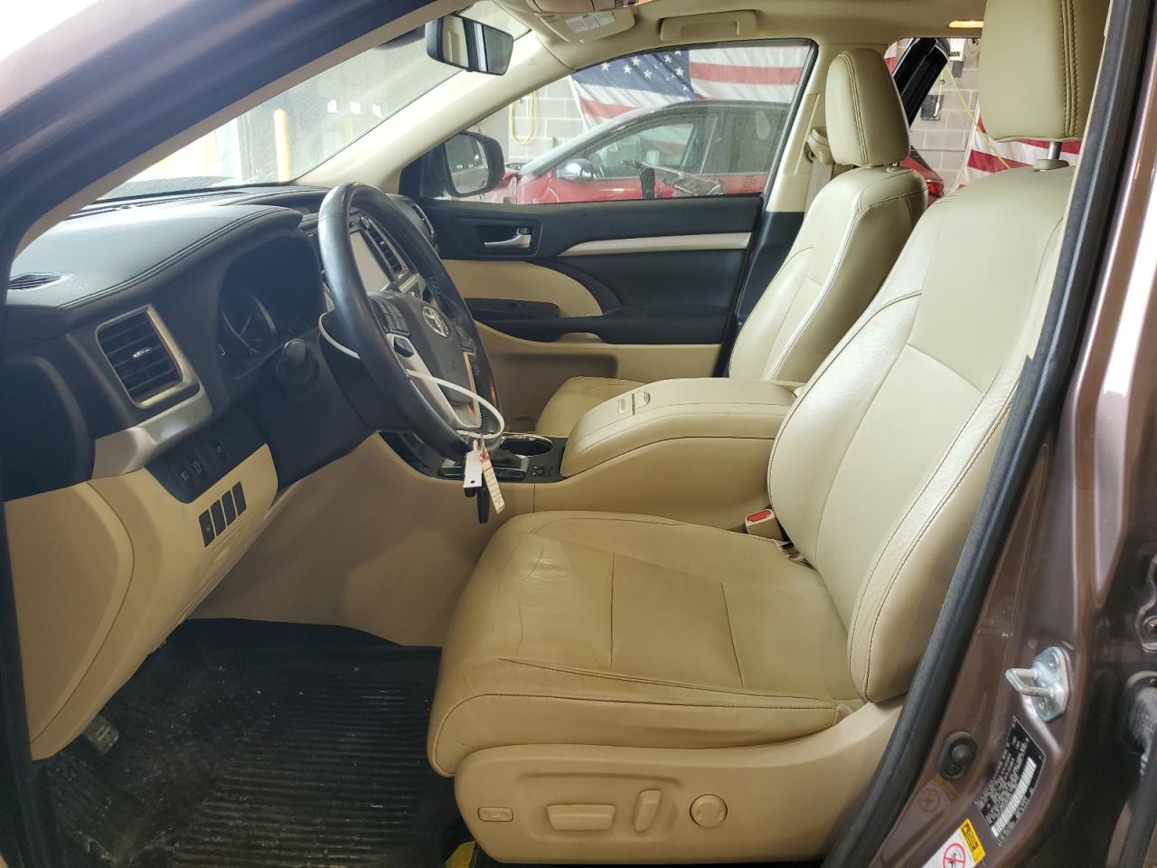 2018 Toyota Highlander Se VIN: 5TDJZRFHXJS872020 Lot: 57116995
