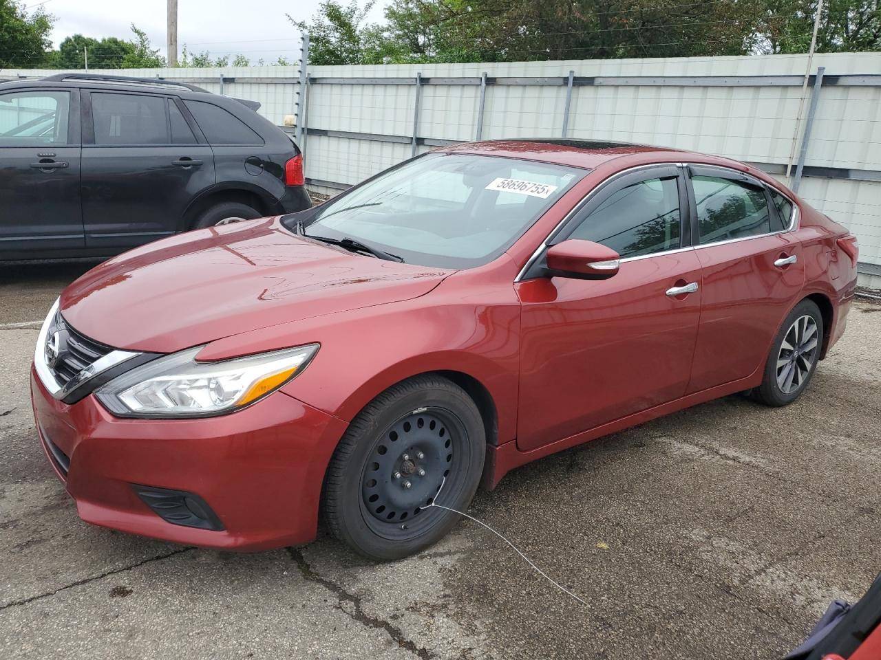 2017 Nissan Altima 2.5 zu verkaufen in Moraine, OH - Side