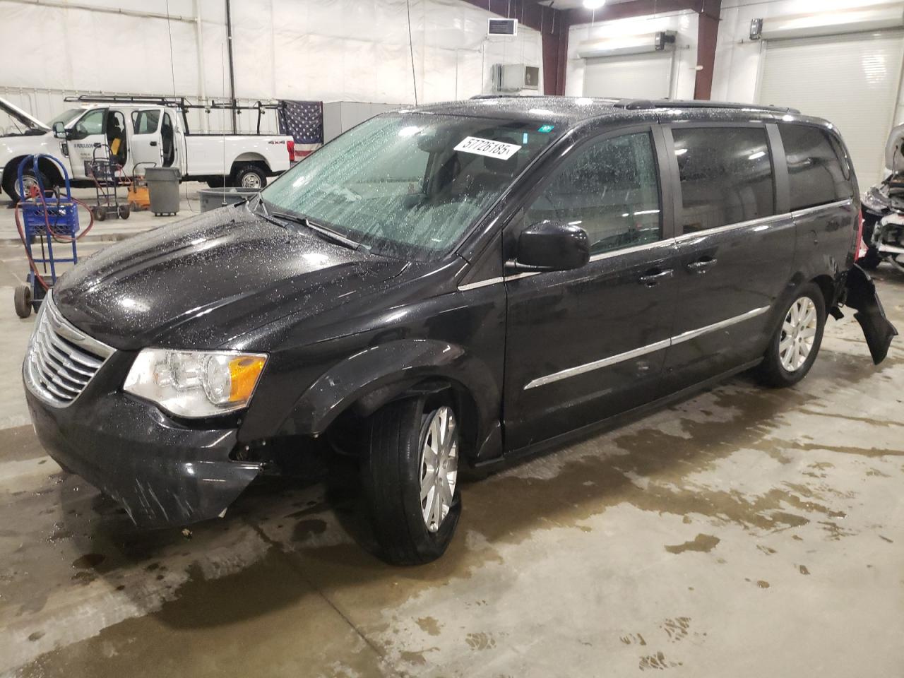 2015 Chrysler Town & Country Touring zu verkaufen in Avon, MN - Front End