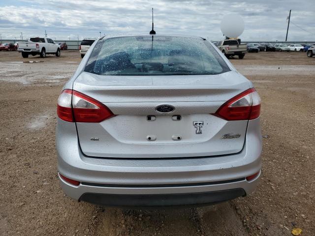 Седани FORD FIESTA 2016 Сріблястий