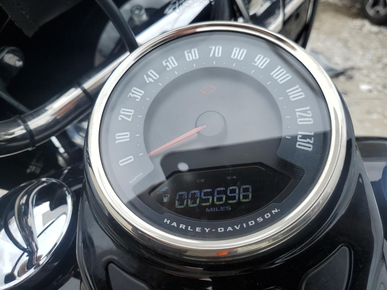 2018 Harley-Davidson Flhc Heritage Classic VIN: 1HD1YAJ19JC026105 Lot: 56429305
