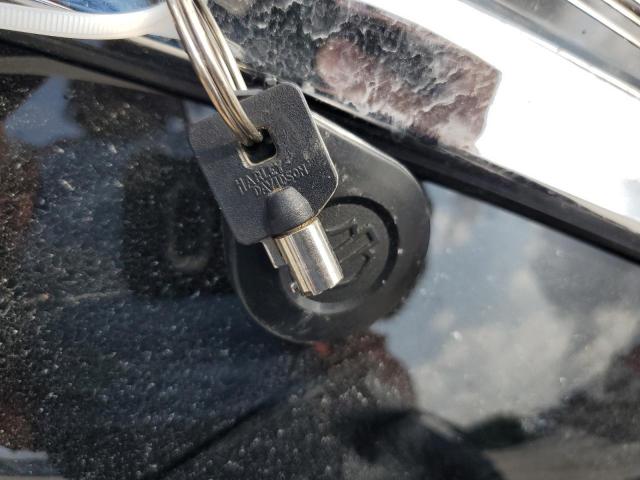  HARLEY-DAVIDSON FL 2021 Чорний