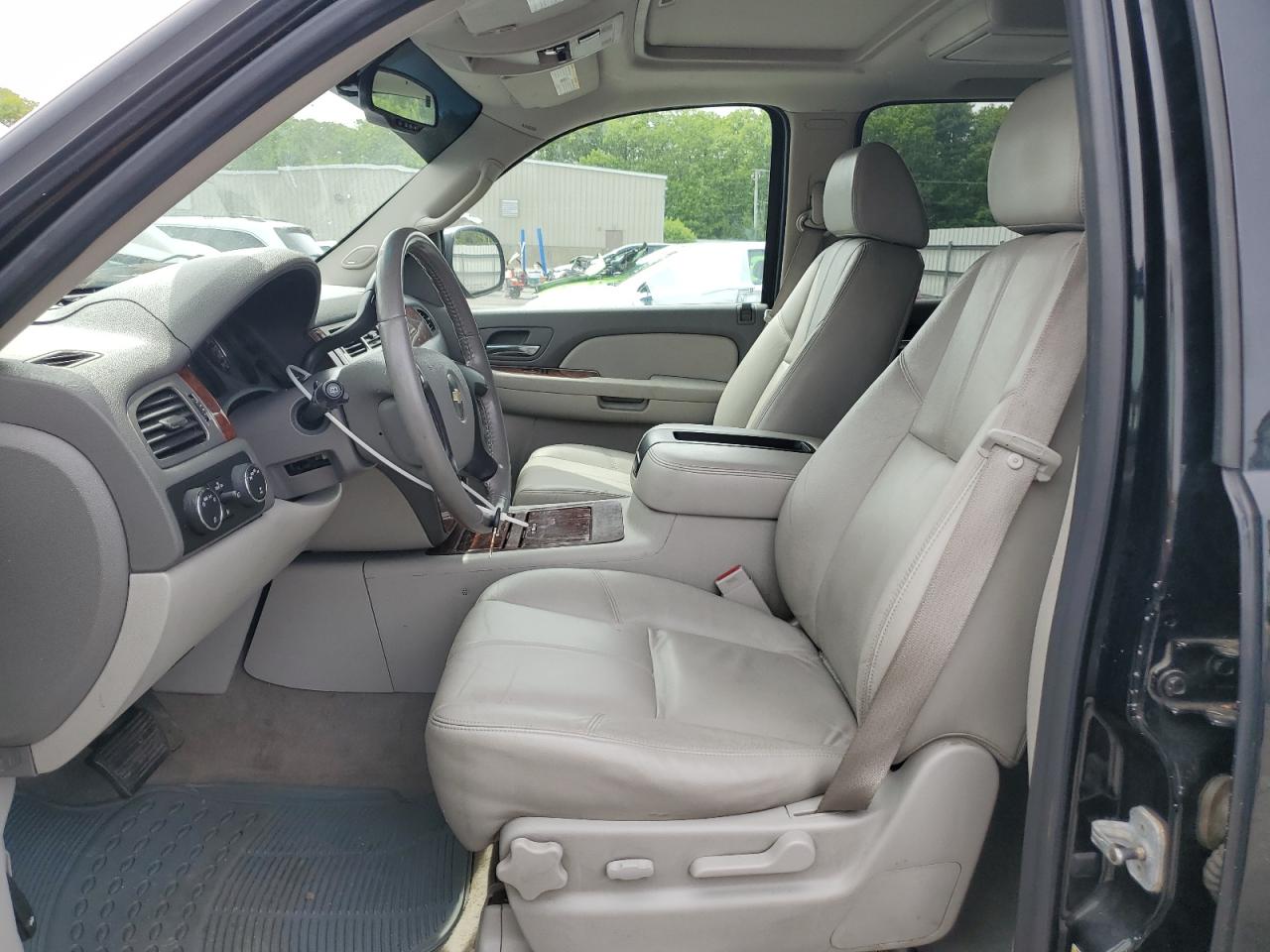 2009 Chevrolet Suburban K1500 Lt VIN: 1GNFK26329R170443 Lot: 58718725