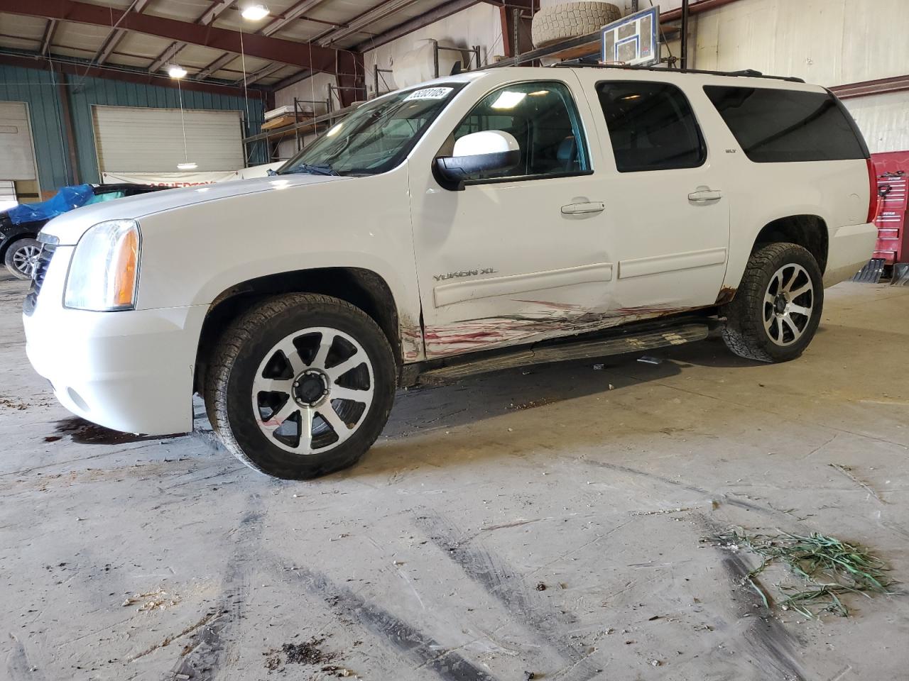 2014 Gmc Yukon Xl K1500 Slt for Sale in Eldridge, IA - Side