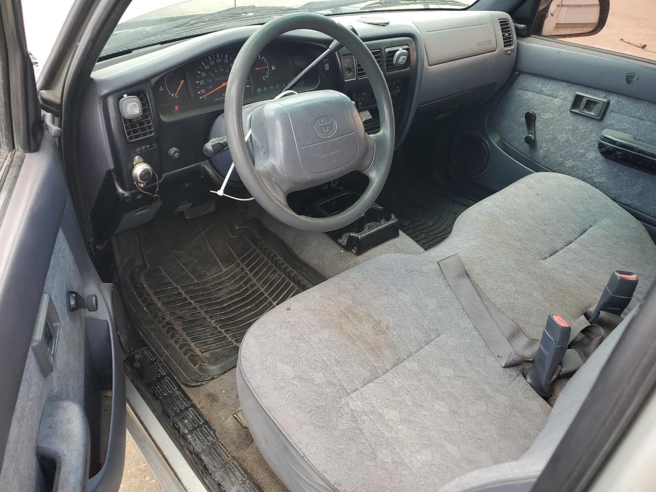 2000 Toyota Tacoma VIN: 5TENL42N1YZ714342 Lot: 56740925