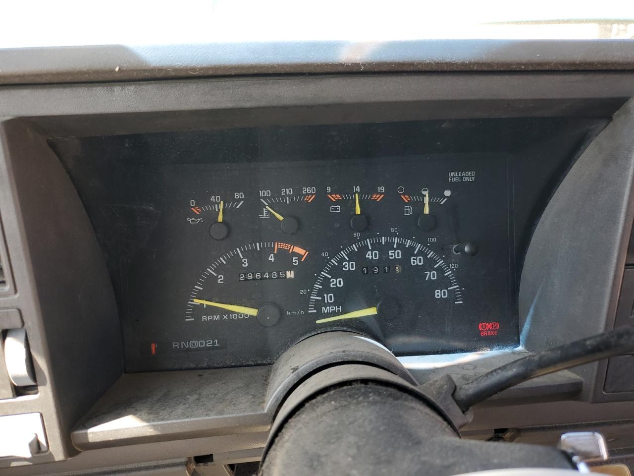 1994 Chevrolet Gmt-400 C1500 VIN: 2GCEC19K5R1155927 Lot: 56590375