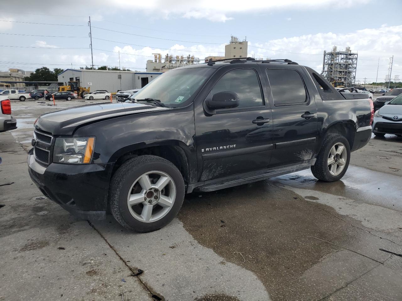 2007 Chevrolet Avalanche C1500 продається в New Orleans, LA - Side