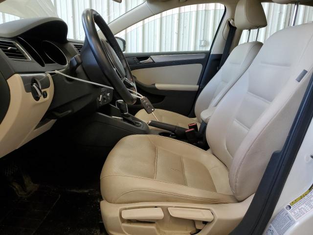  VOLKSWAGEN JETTA 2017 Белы