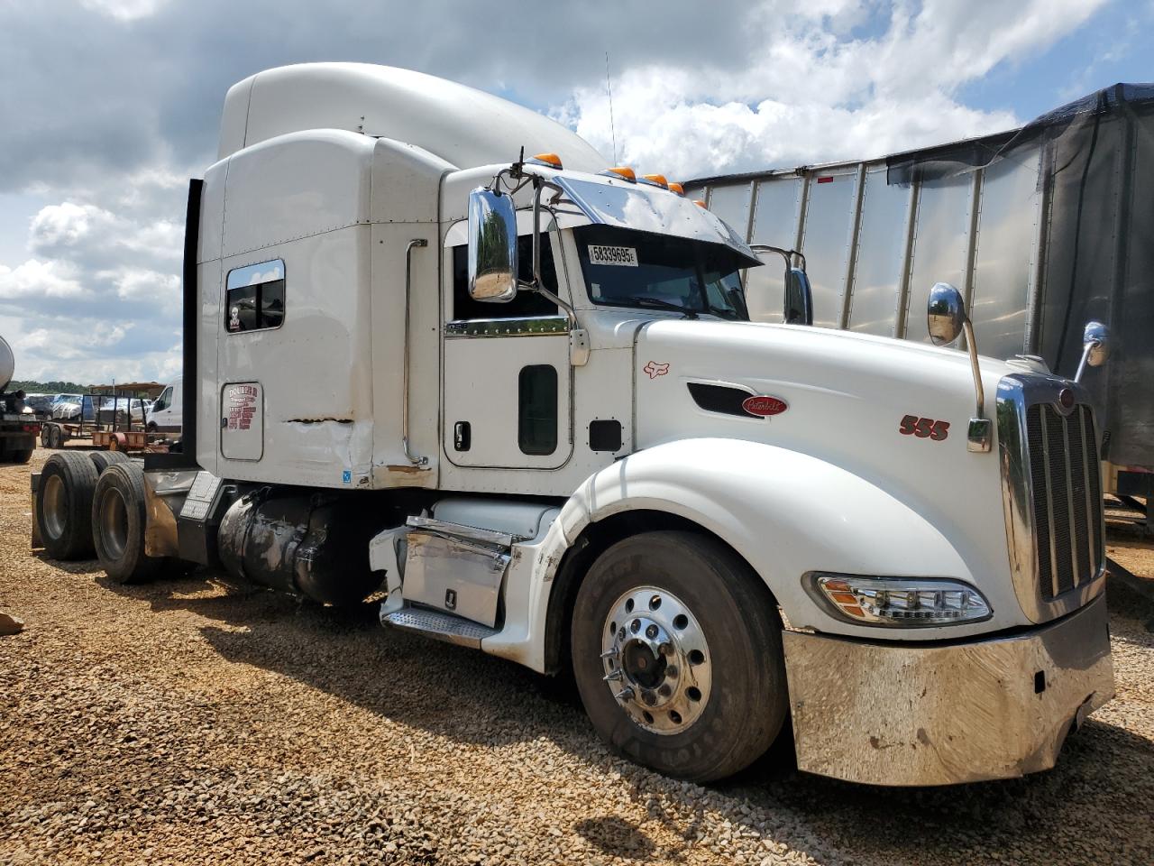 Tanner, AL에서 판매 중인 2013 Peterbilt 386 Semi Truck - Side