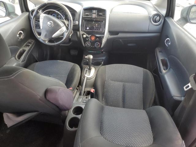 Hatchbacks NISSAN VERSA 2015 Srebrny