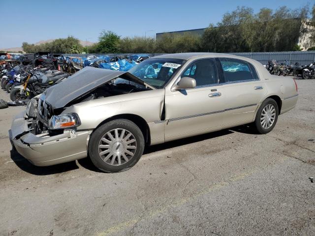 2004 Lincoln Town Car Executive