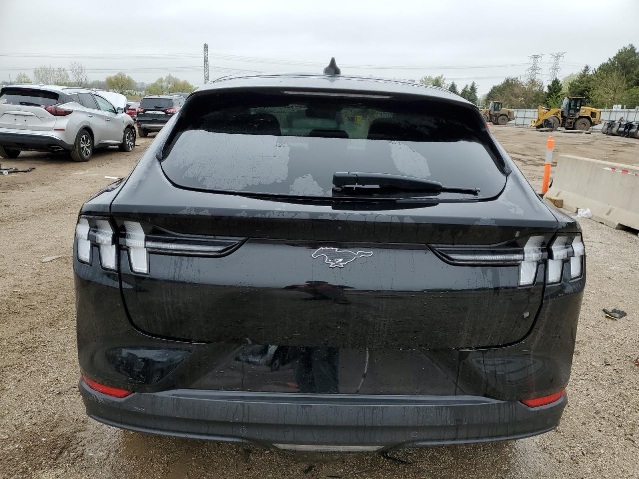 3FMTK1S53RMA41685 2024 Ford Mustang Mach-E Select