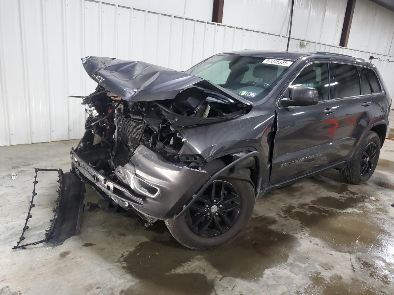 2017 Jeep Grand Cherokee Laredo на продаже в West Mifflin, PA - Front End