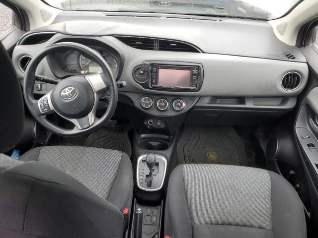  TOYOTA YARIS 2015 Srebrny