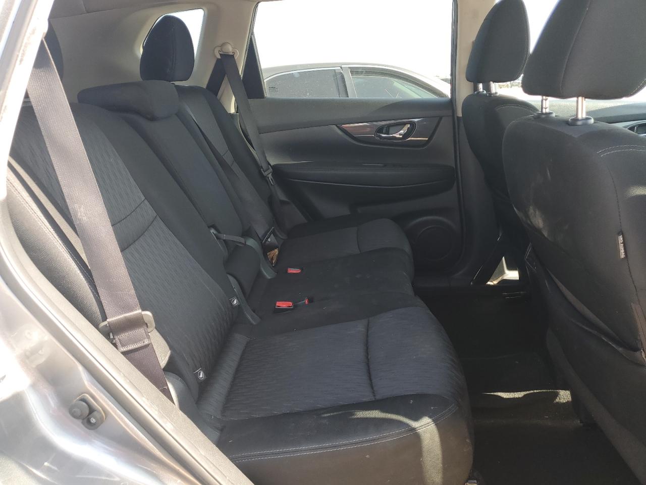 KNMAT2MV5HP564579 NISSAN ROGUE 2017