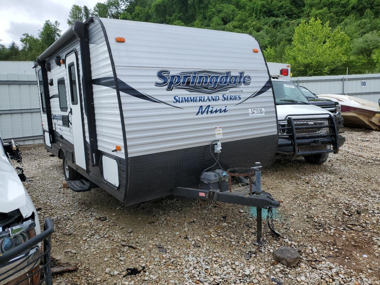 2017 Springdale/ Sprinter Travel Trl for Sale in Hurricane, WV - Rear End