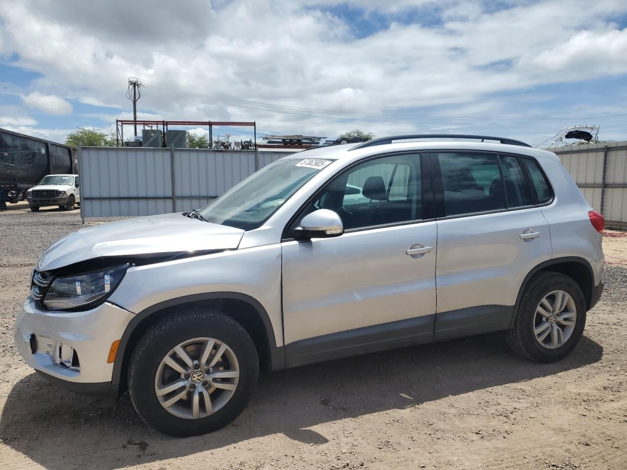 2016 Volkswagen Tiguan S продається в Kapolei, HI - Front End
