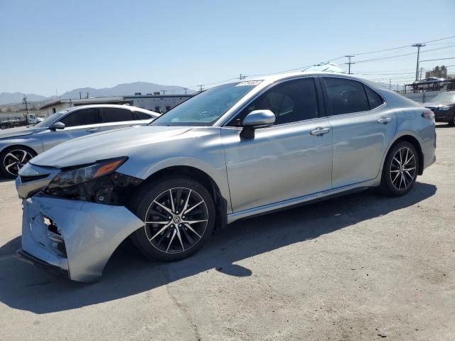  TOYOTA CAMRY 2021 Srebrny