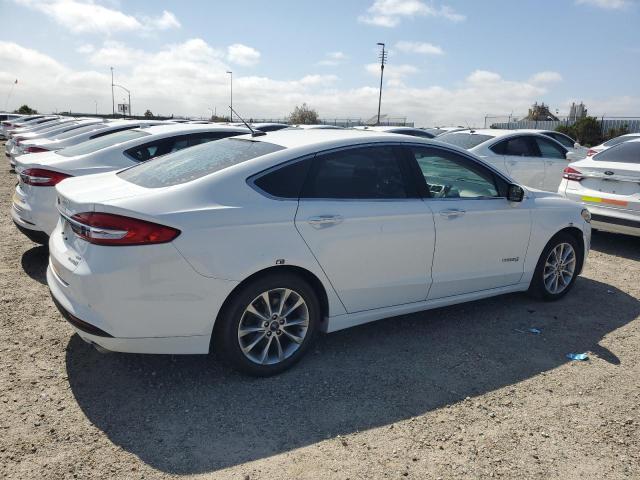 Седани FORD FUSION 2017 Білий