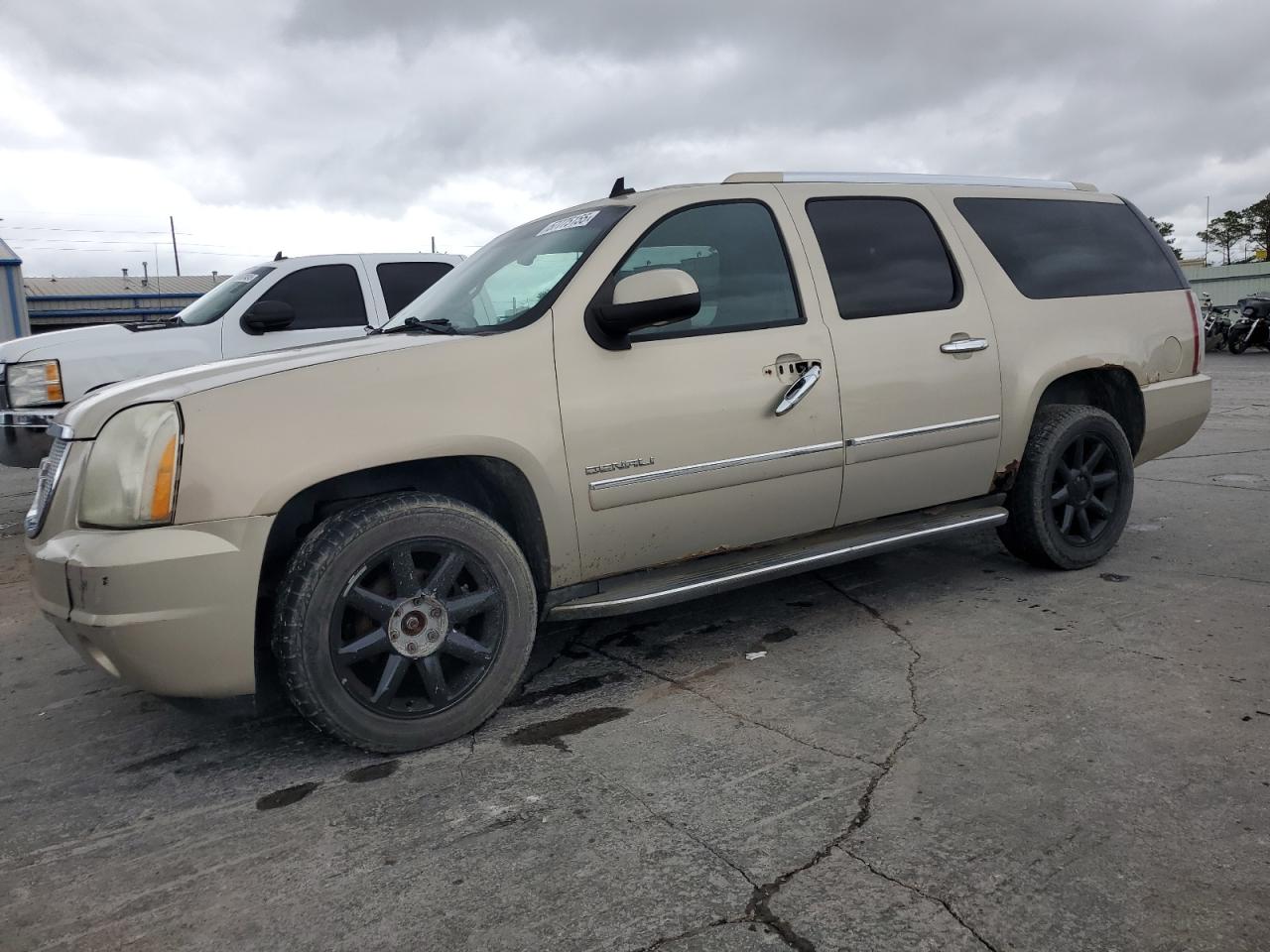 2010 Gmc Yukon Xl Denali for Sale in Tulsa, OK - Front End