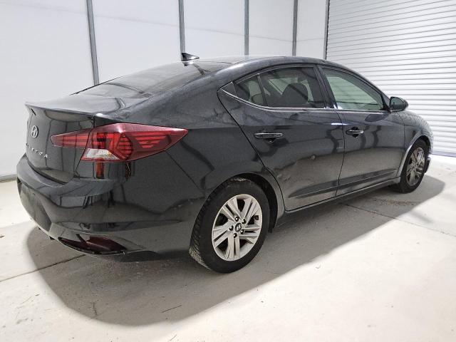  HYUNDAI ELANTRA 2019 Czarny