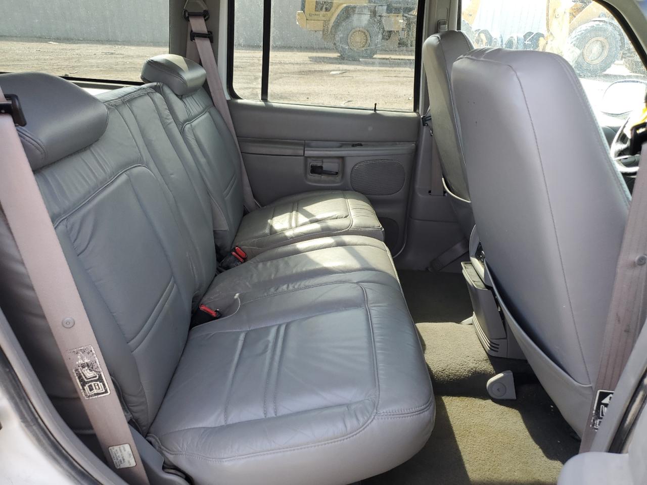 2000 Ford Explorer Xlt VIN: 1FMZU83PXYZA71034 Lot: 55447585