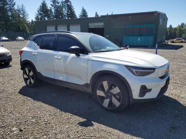  VOLVO XC40 2024 White