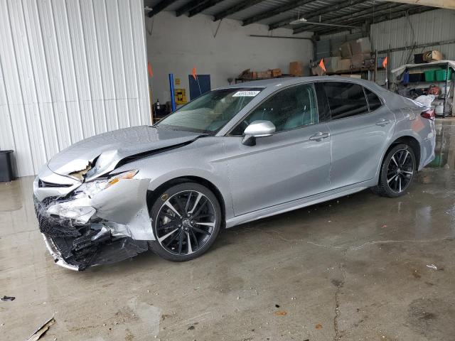  TOYOTA CAMRY 2018 Серебристый