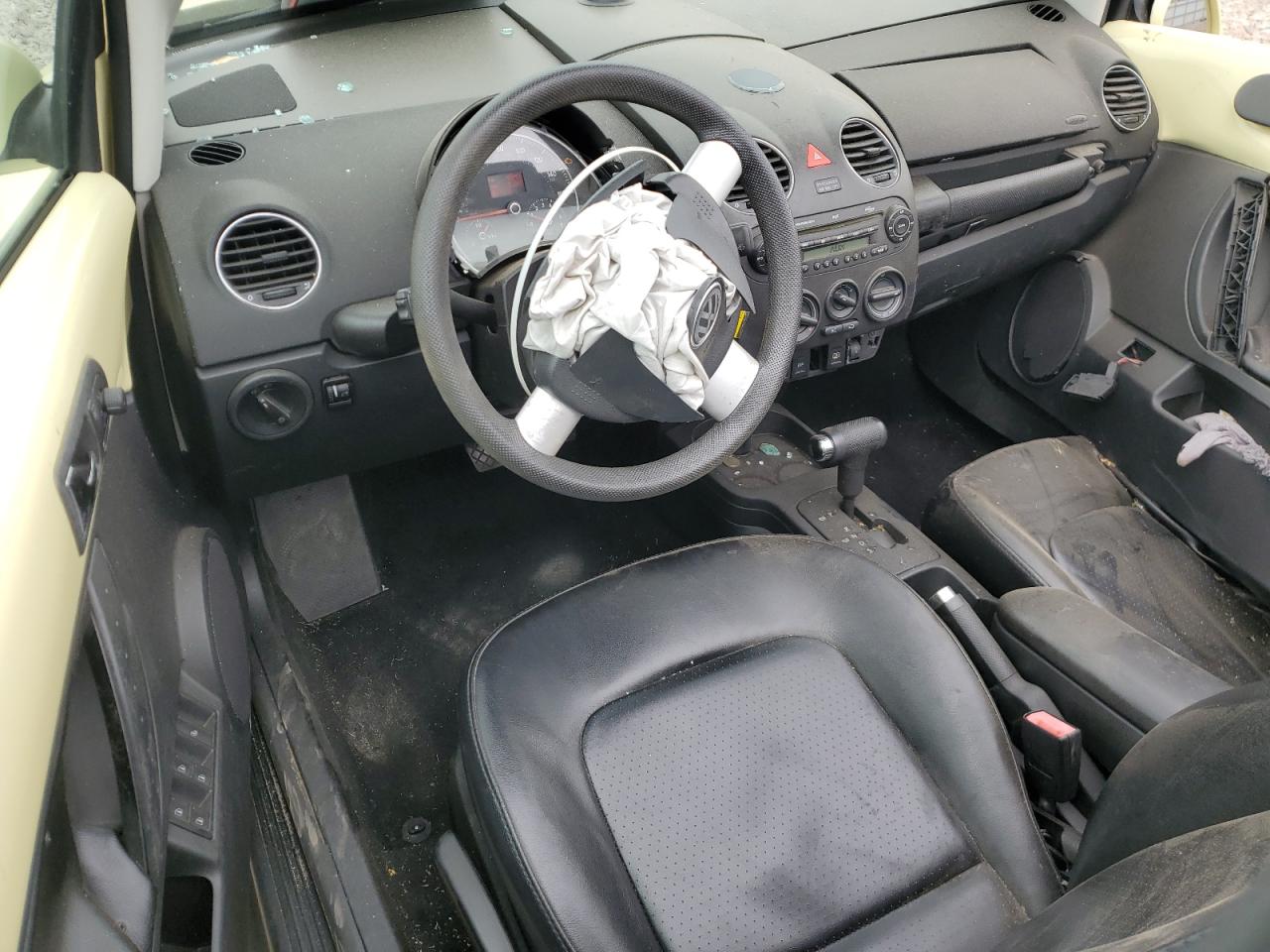 2006 Volkswagen New Beetle Convertible Option Package 1 VIN: 3VWRF31Y56M312779 Lot: 57452515