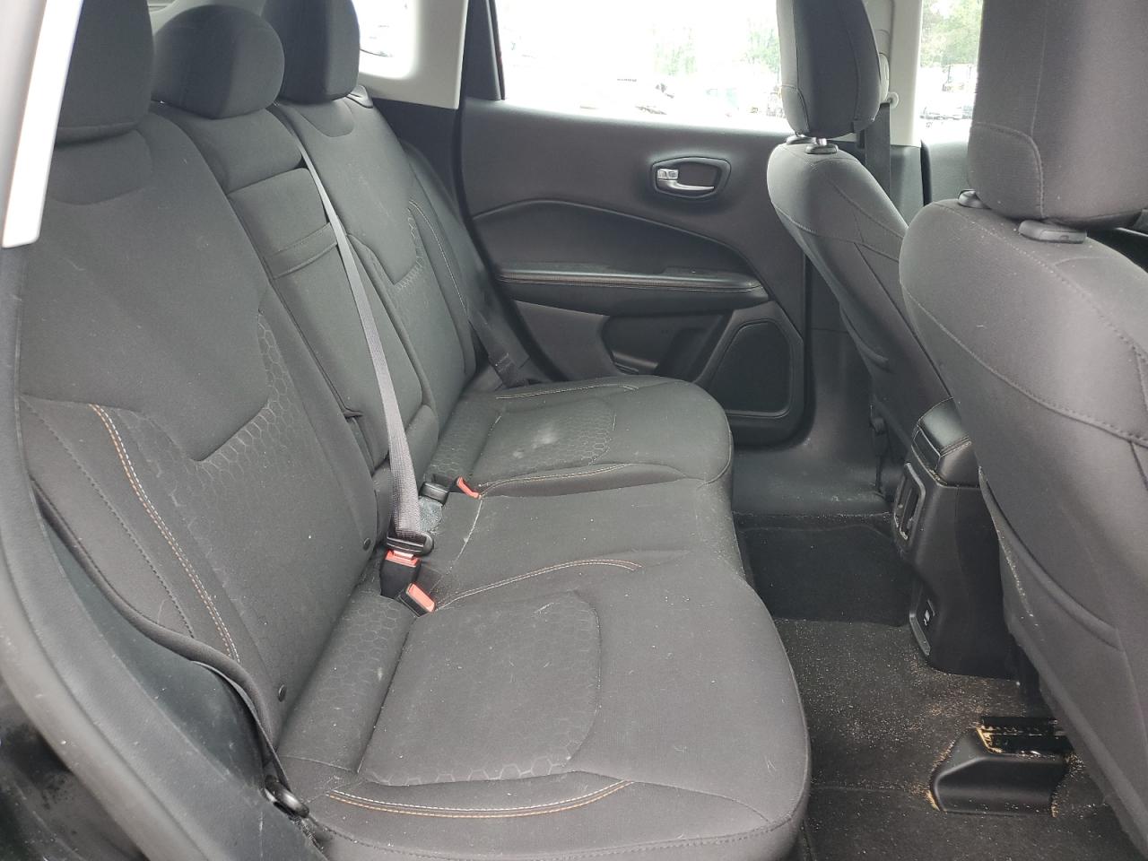 2018 Jeep Compass Sport VIN: 3C4NJDAB4JT305063 Lot: 56683175