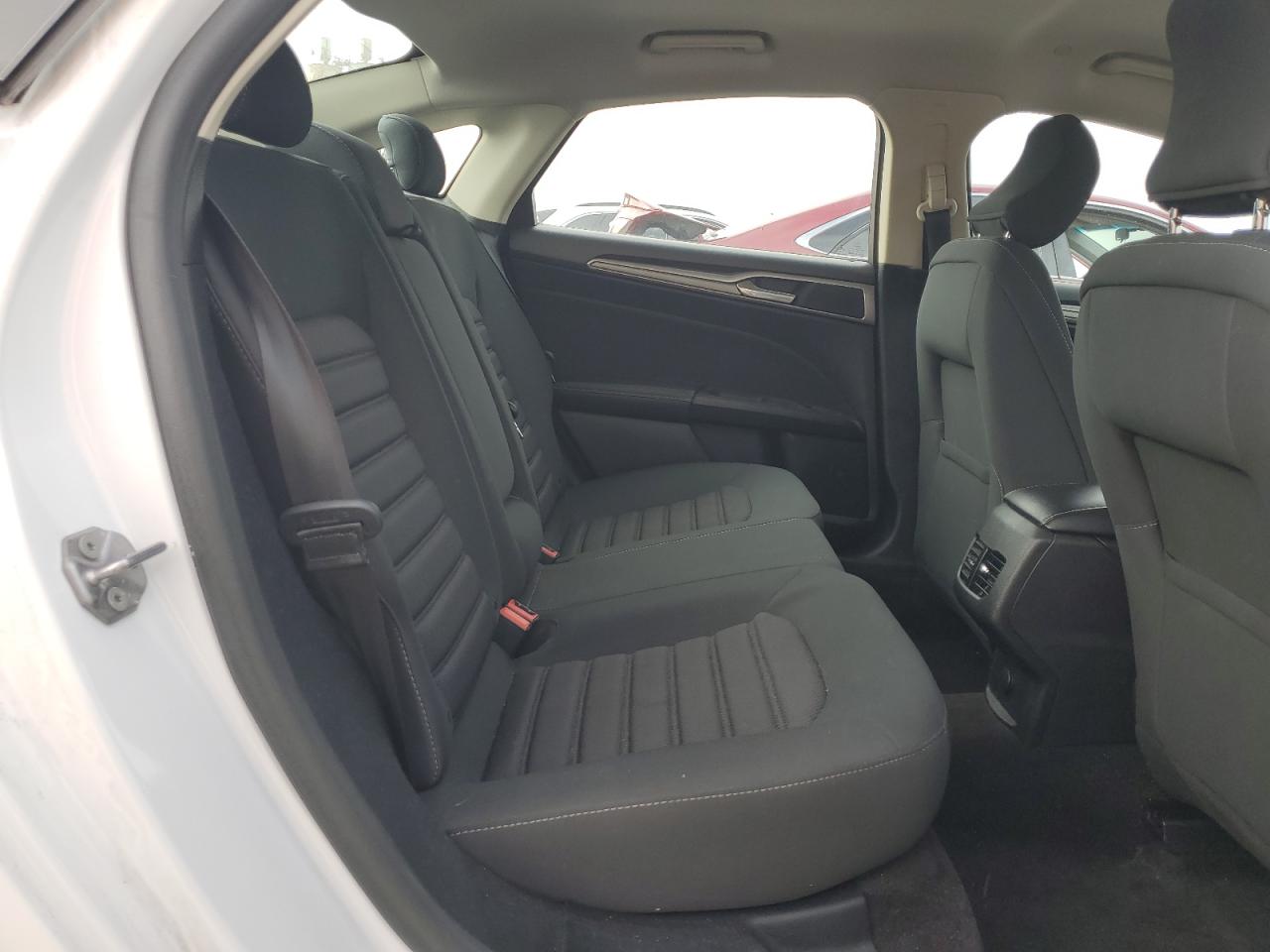 2019 Ford Fusion Se VIN: 3FA6P0LU0KR124850 Lot: 54043155