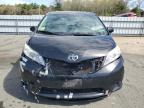 2014 Toyota Sienna Le იყიდება Exeter-ში, RI - Front End