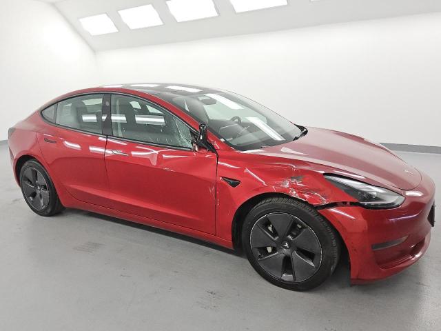  TESLA MODEL 3 2022 Czerwony
