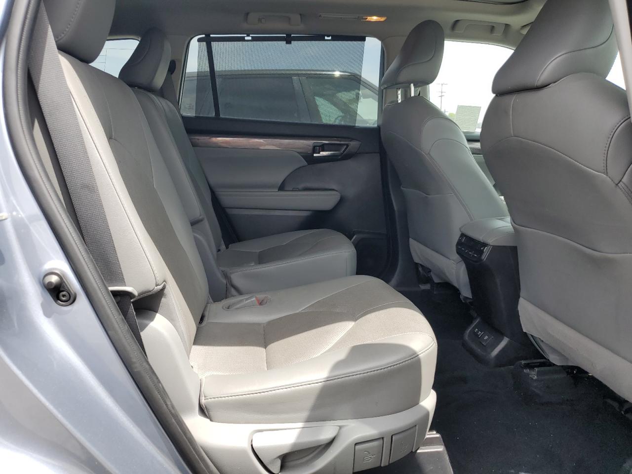 2021 Toyota Highlander Platinum VIN: 5TDFZRAHXMS077843 Lot: 56834675