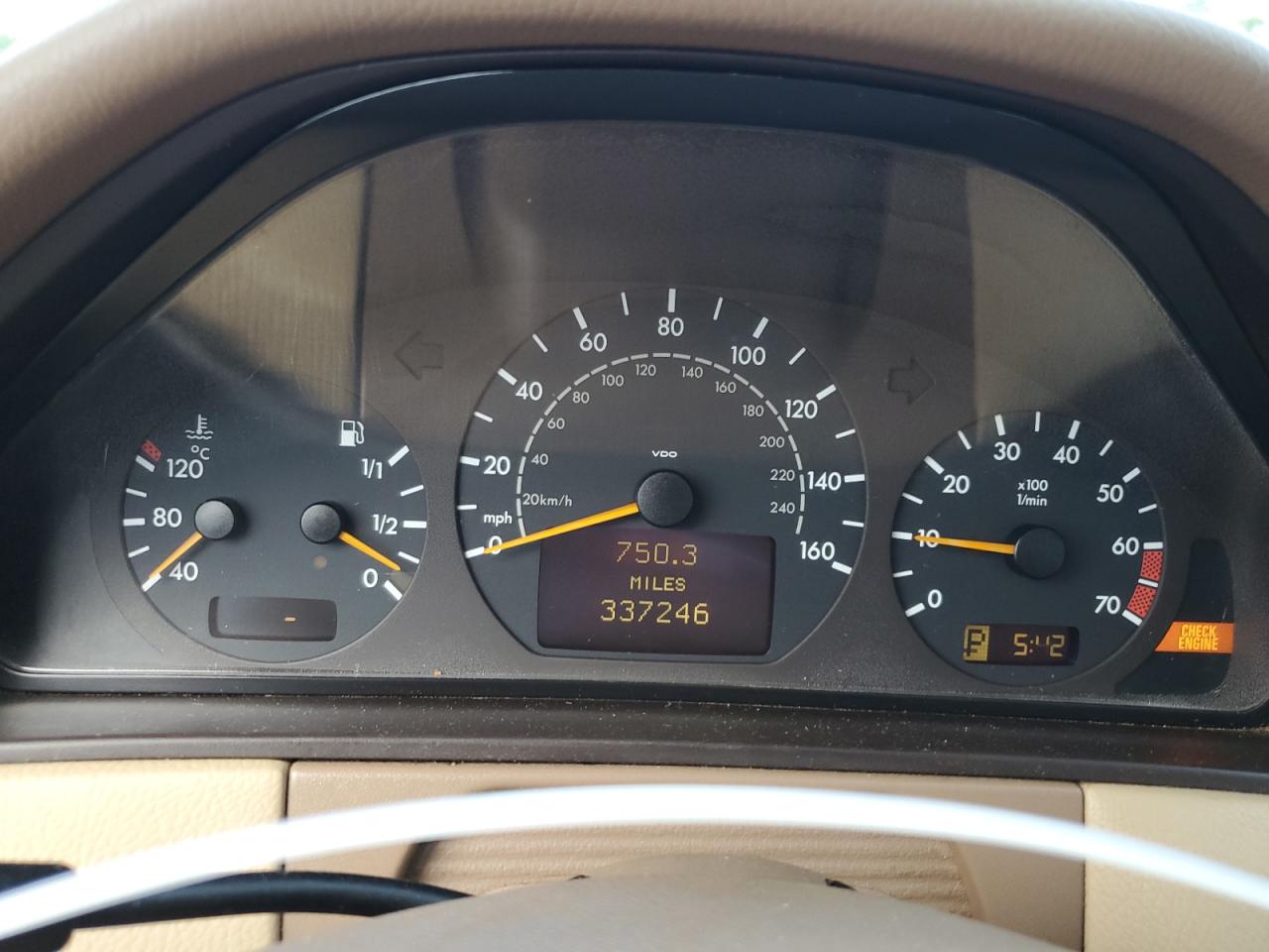 2000 Mercedes-Benz E 320 VIN: WDBJF65J6YB066039 Lot: 56731635