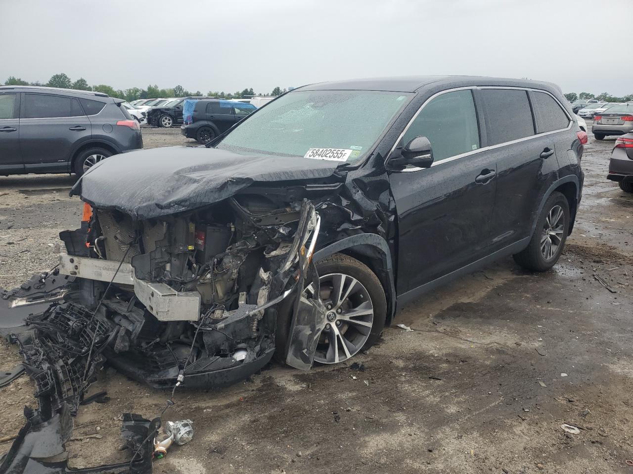 2019 Toyota Highlander Le იყიდება Fredericksburg-ში, VA - Front End