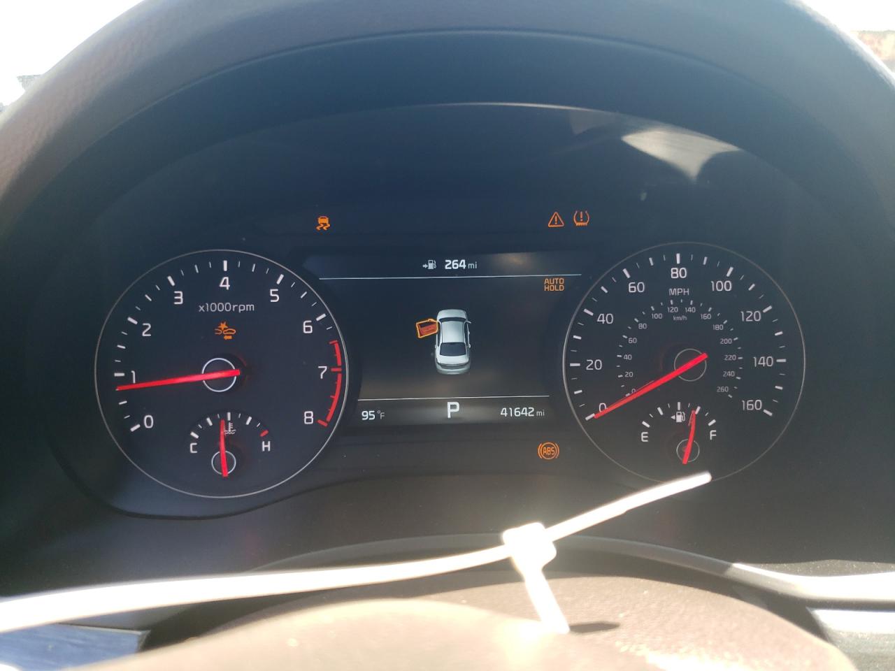 2017 Kia Cadenza Premium VIN: KNALC4J14H5070745 Lot: 56304485