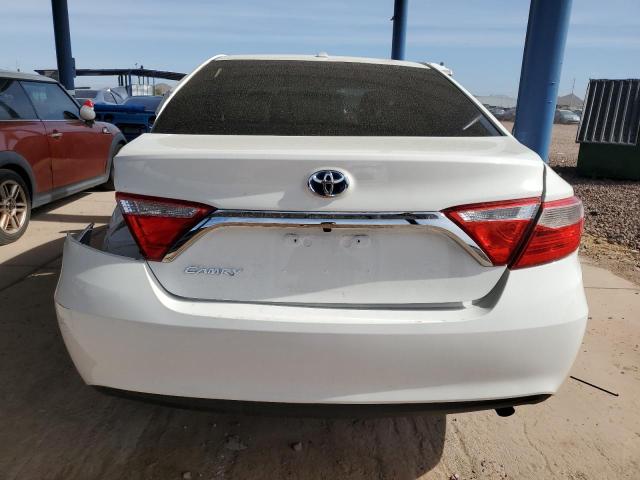 Sedans TOYOTA CAMRY 2015 Biały