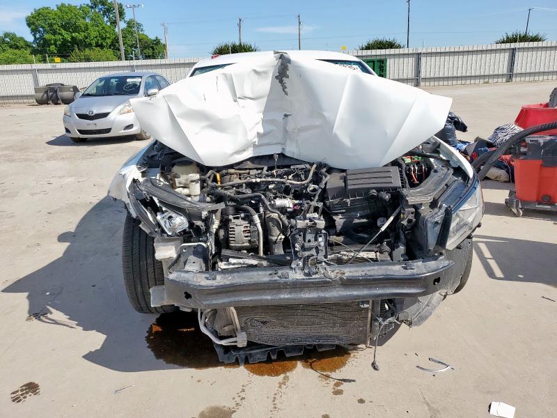  VOLKSWAGEN PASSAT 2018 White