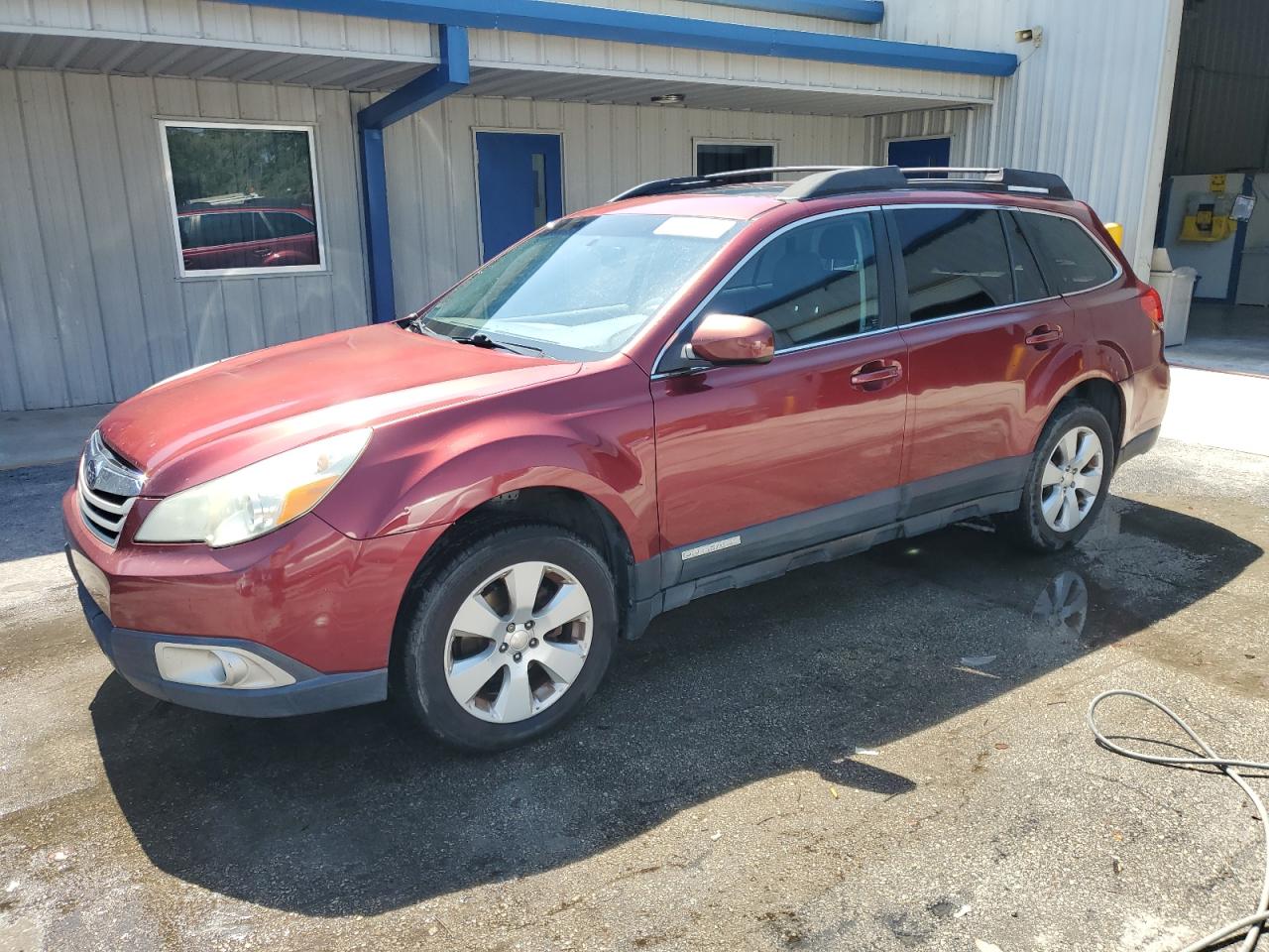 2012 Subaru Outback 2.5I Premium for Sale in Fort Pierce, FL - Rear End