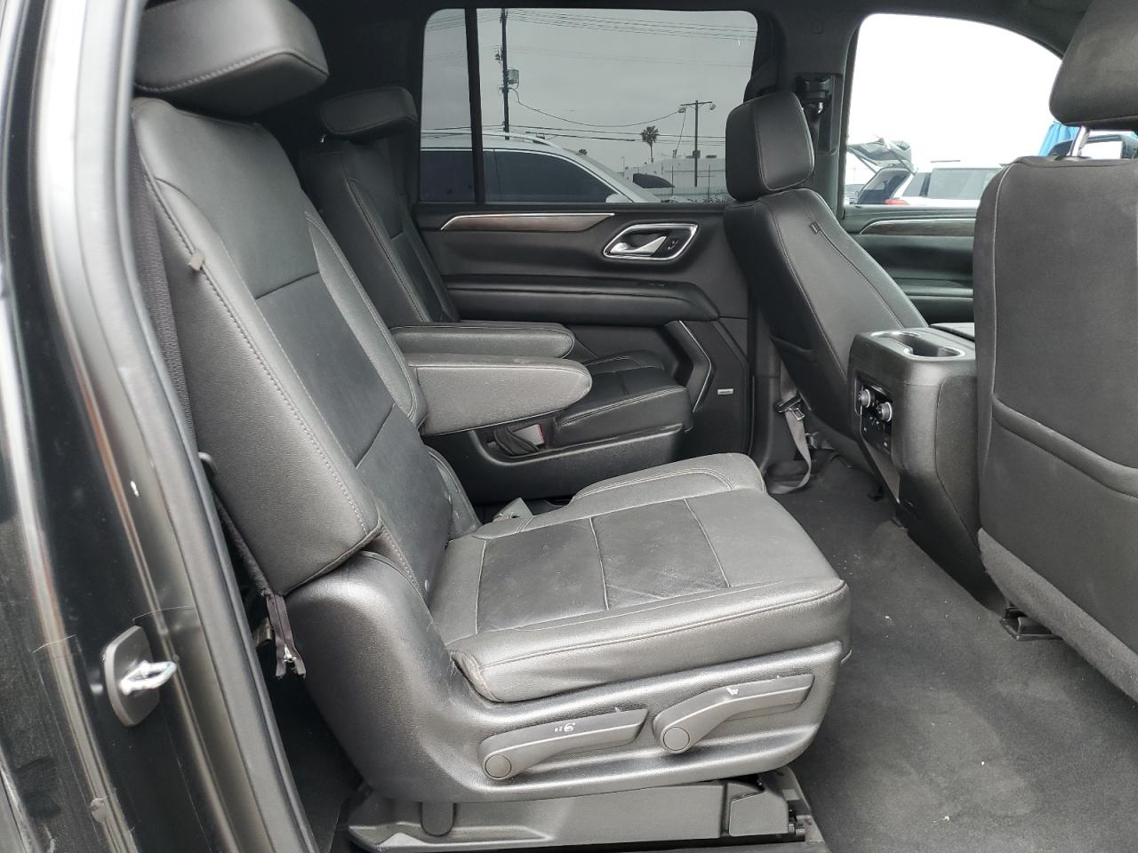 2022 Chevrolet Suburban C1500 Lt VIN: 1GNSCCKT3NR282752 Lot: 56143725